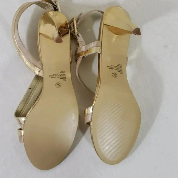 Jaqueline Ferrar 8.5M NWOT‎ gold sling-back heels - Picture 6 of 7